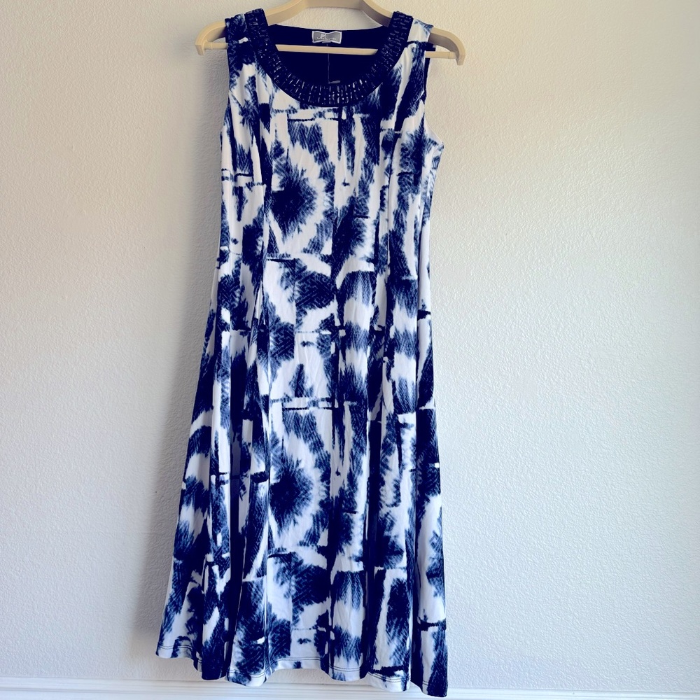 NWT! JM Collection below the knee sleeveless dress! Sz: S White&blue.